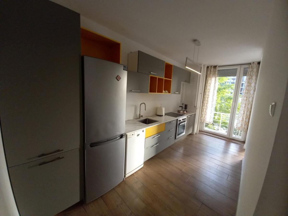 Aaa Apartment Pristina Exteriör bild
