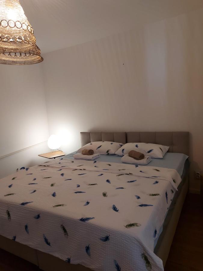 Aaa Apartment Pristina Exteriör bild