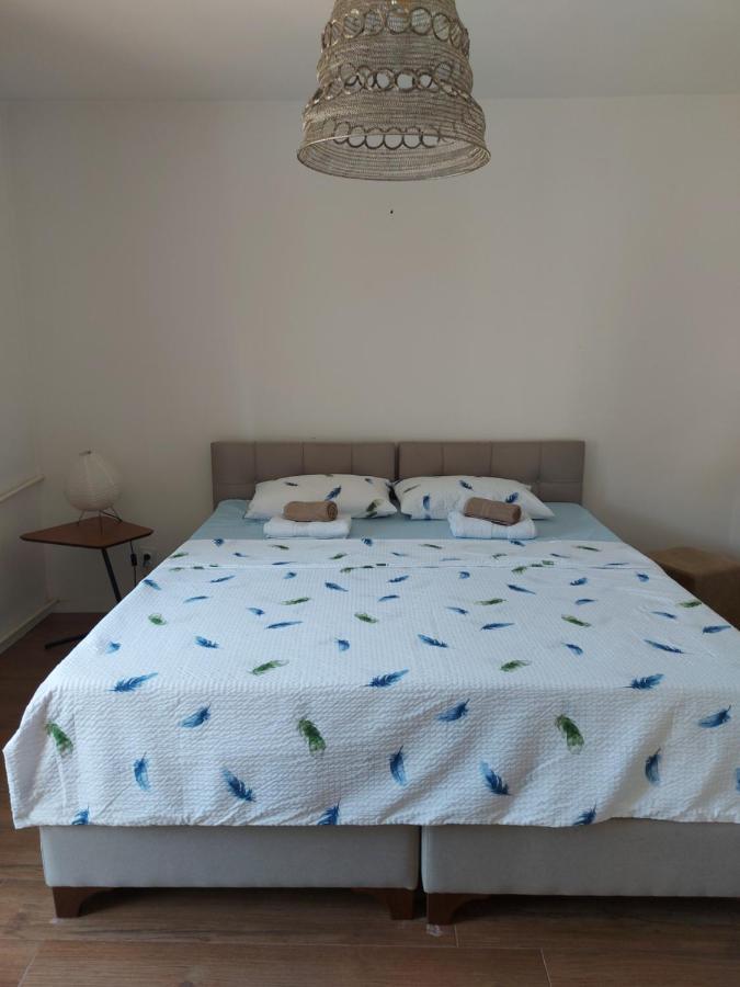 Aaa Apartment Pristina Exteriör bild
