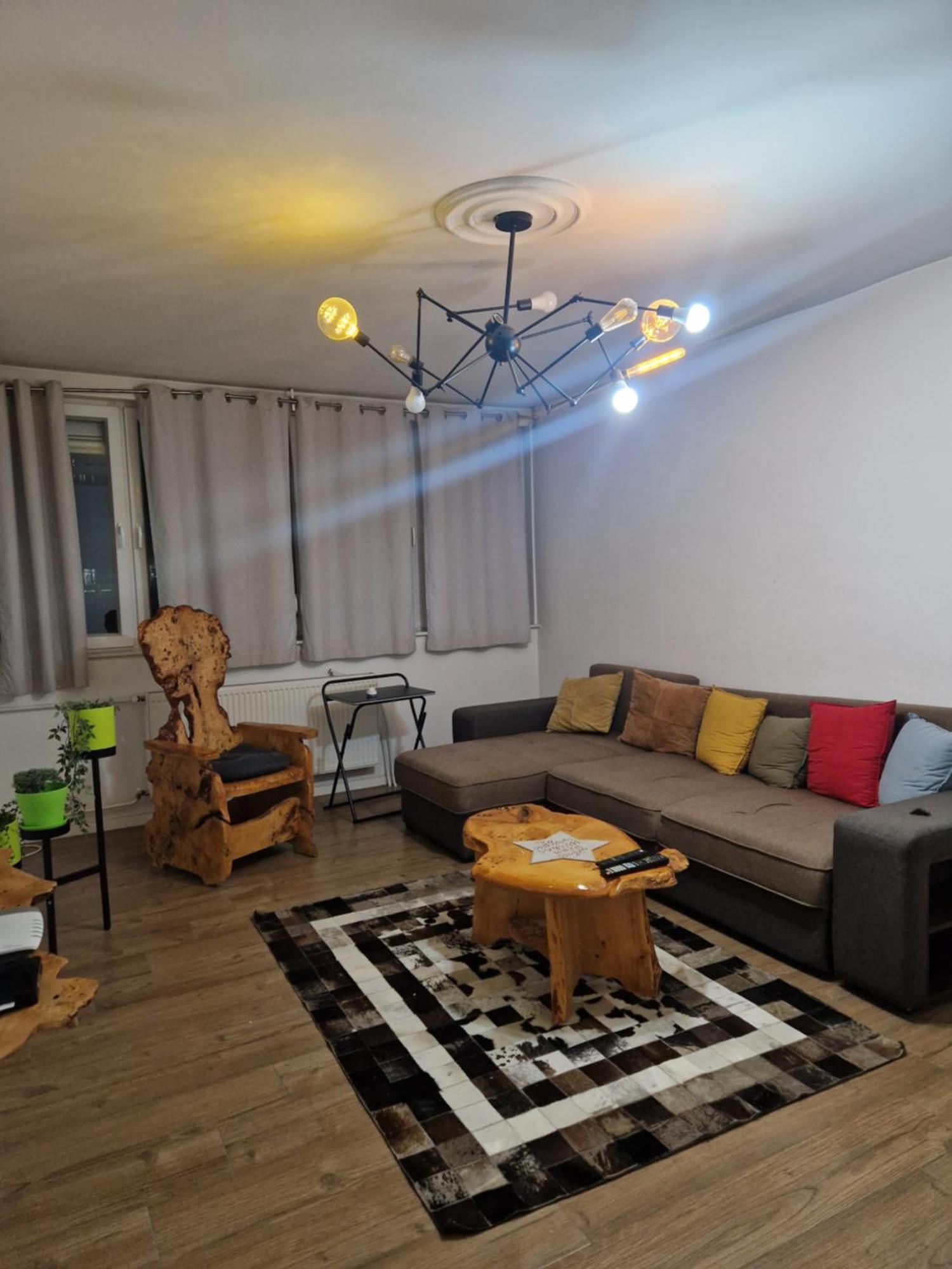 Aaa Apartment Pristina Exteriör bild